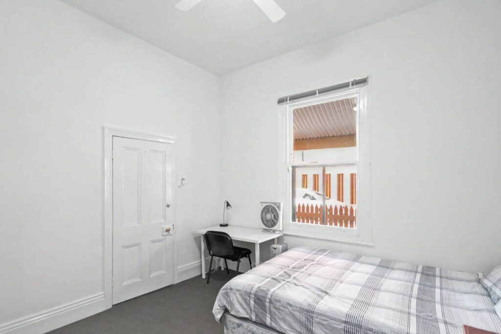 102-Philip-Street-Room A-011