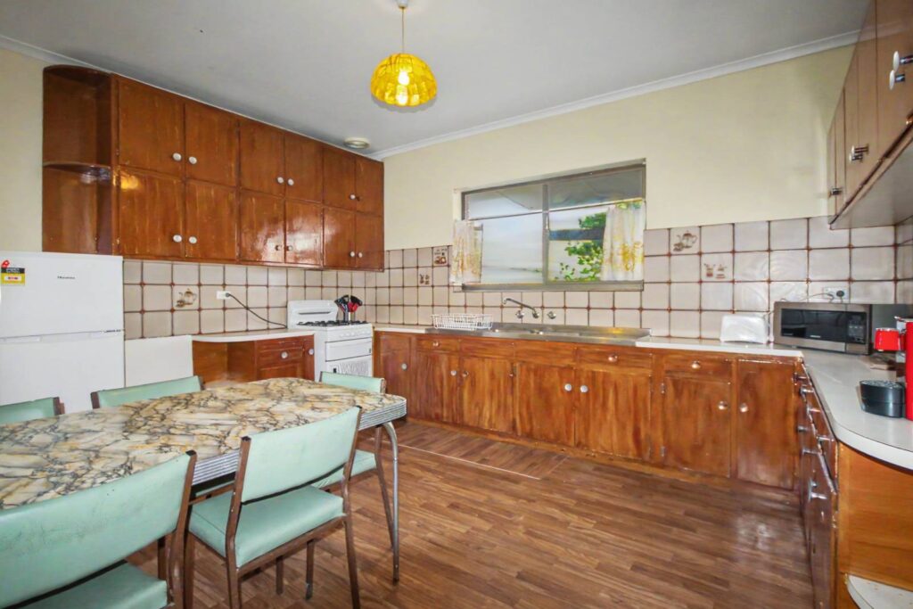 13-Rankine-Rd-Mile-End-Main House-009