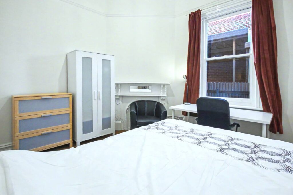 13-Rankine-Rd-Mile-End-Room B-017