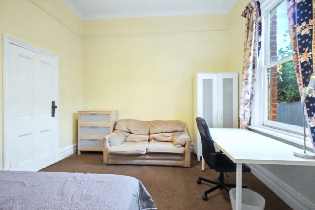 13-Rankine-Rd-Mile-End-Room D-024