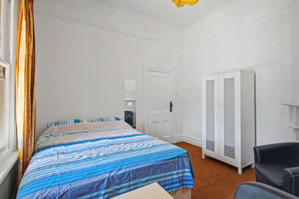 13-Rankine-Rd-Mile-End-Room E-029