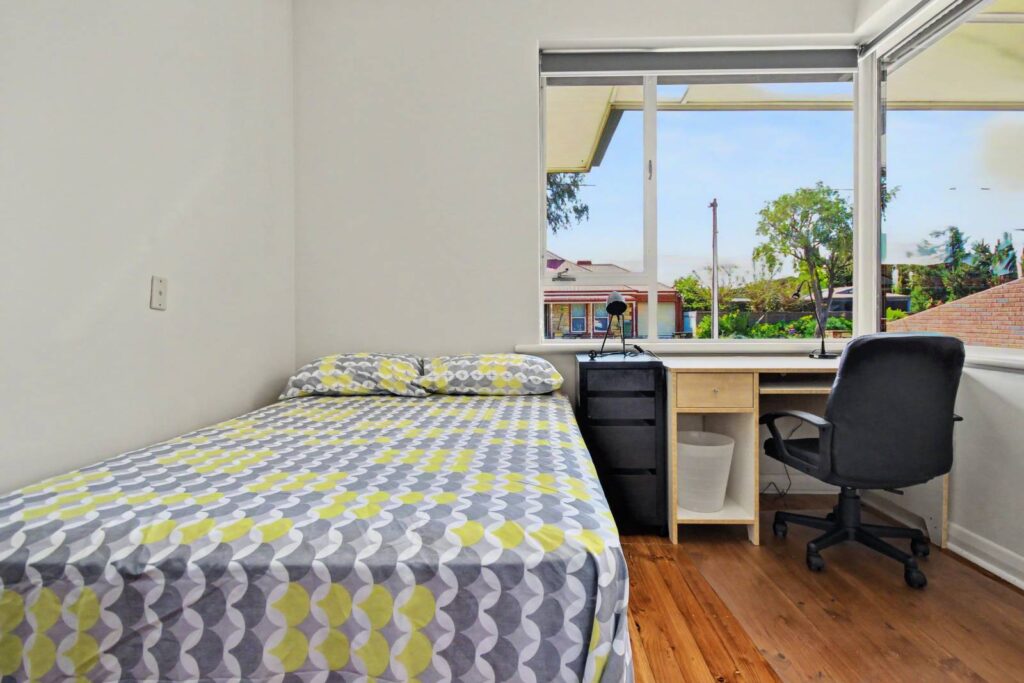 15-Boronia-Str-Klemzig-Room A-012