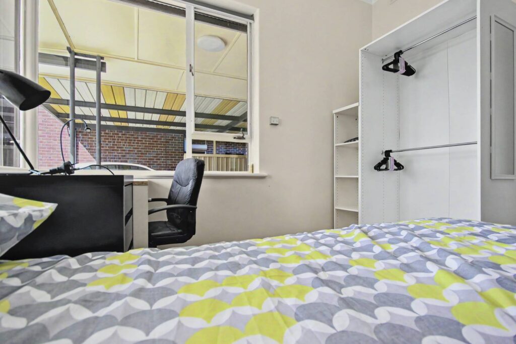 15-Boronia-Str-Klemzig-Room A-014