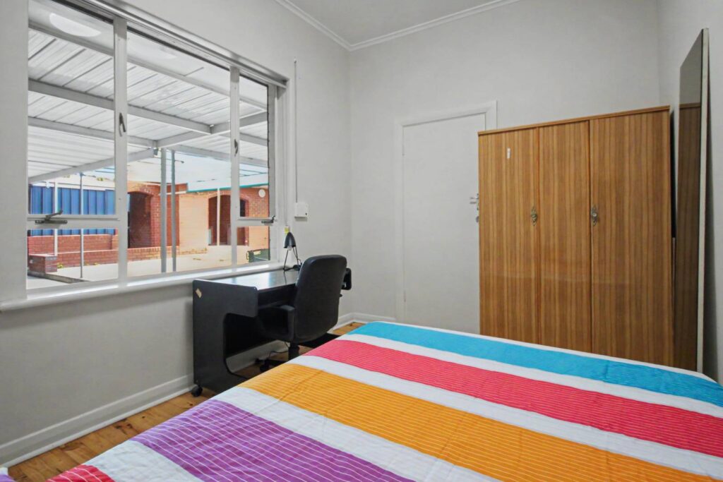 15-Boronia-Str-Klemzig-Room C-023