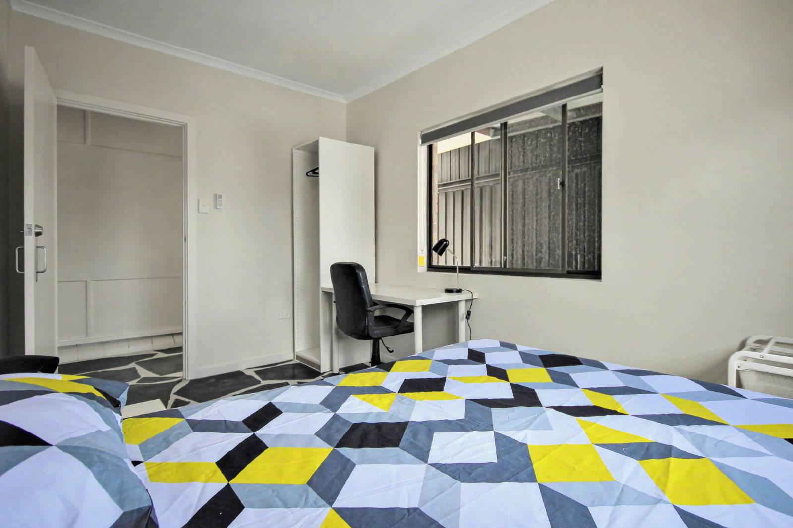 15-Boronia-Str-Klemzig-Room F-034