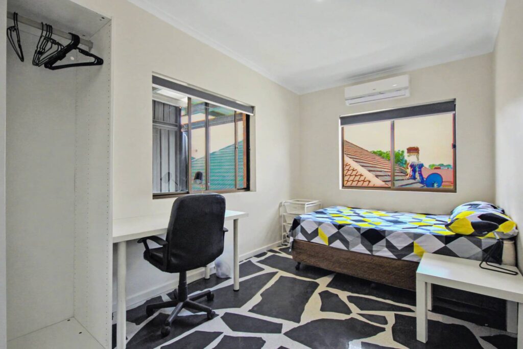 15-Boronia-Str-Klemzig-Room F-035