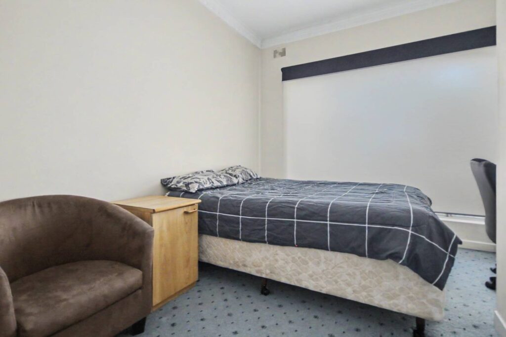 17-Adelaide-Maylands-Room E-027