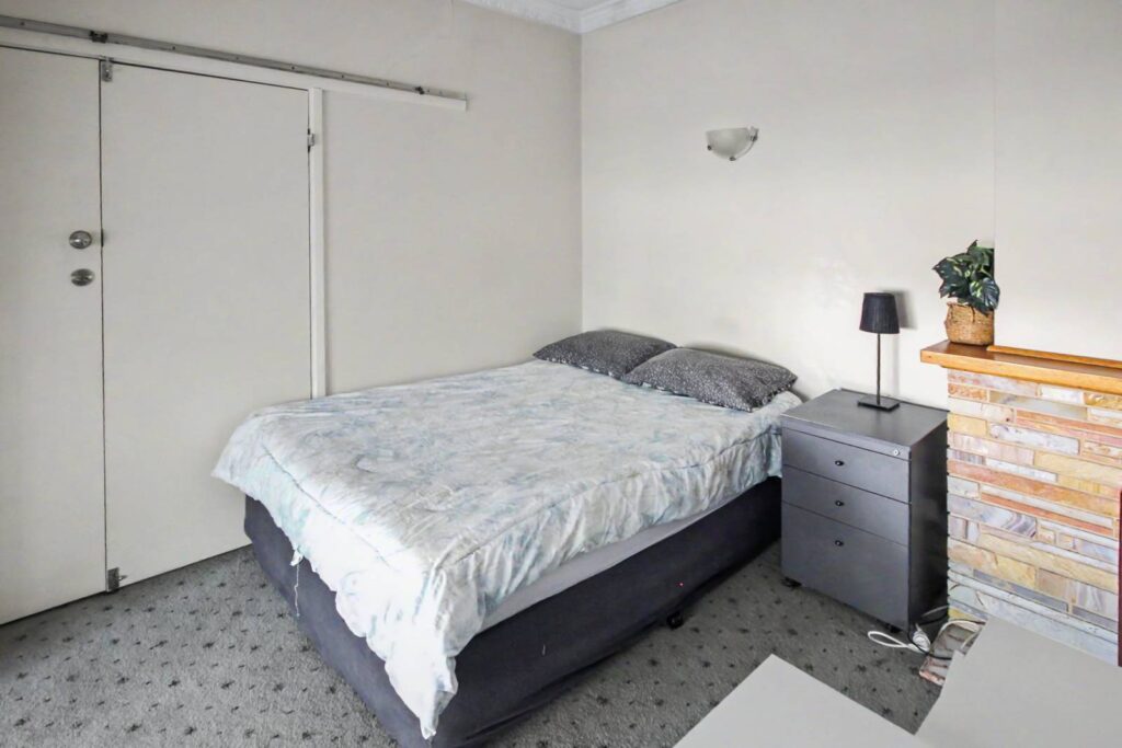17-Adelaide-Maylands-Room F-031