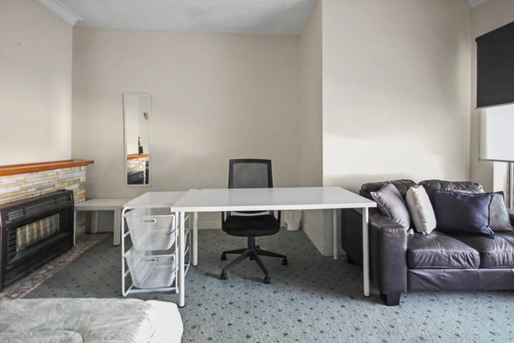 17-Adelaide-Maylands-Room F-032