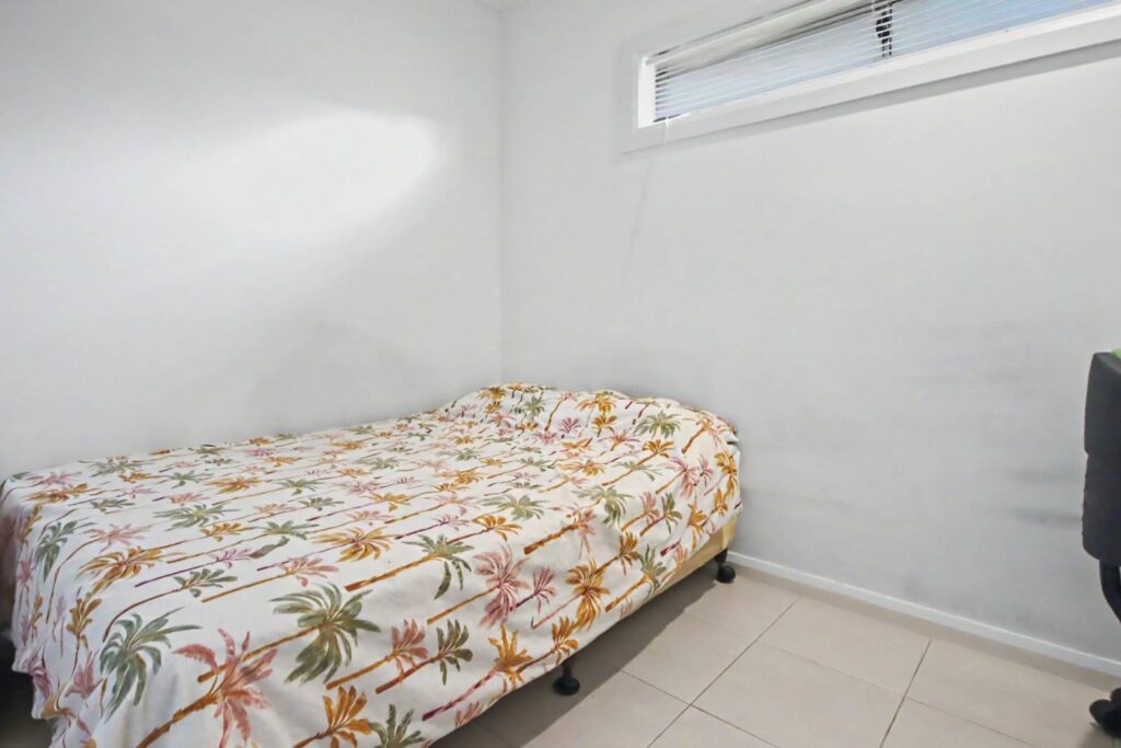 17a-Gameau-Rd-Paradise-Room D-029