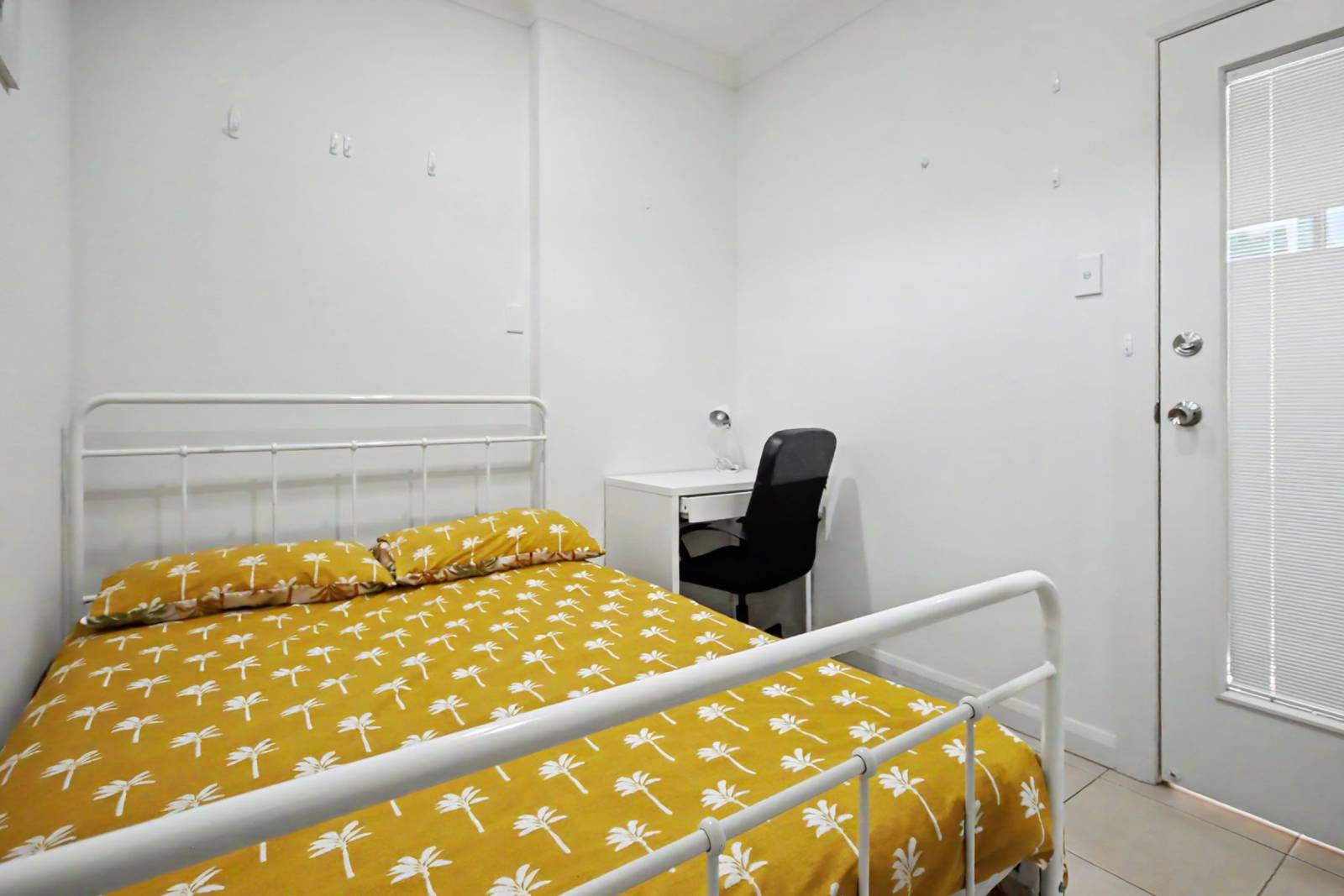 17a-Gameau-Rd-Paradise-Room E-032
