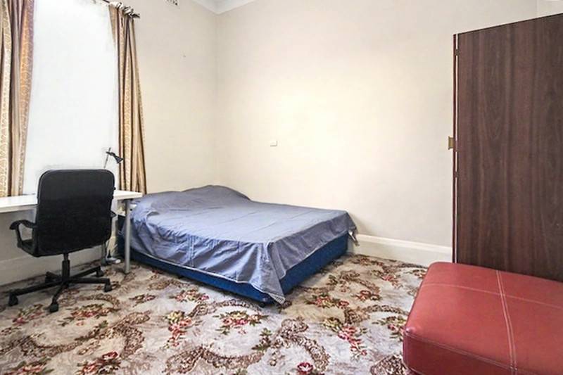 19-Henley-Street-Mile-End-Room B-011