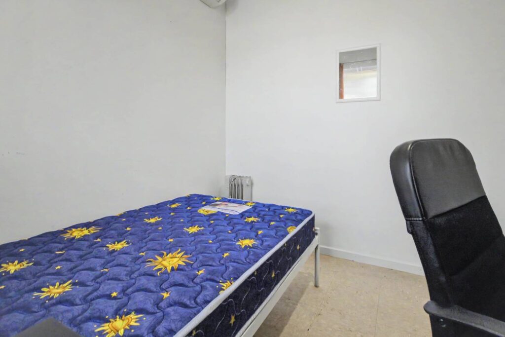 19-Henley-Street-Mile-End-Room F-029