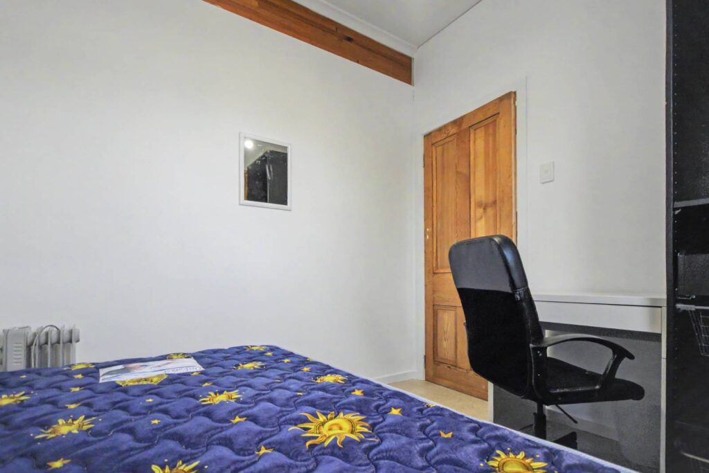 19-Henley-Street-Mile-End-Room F-030