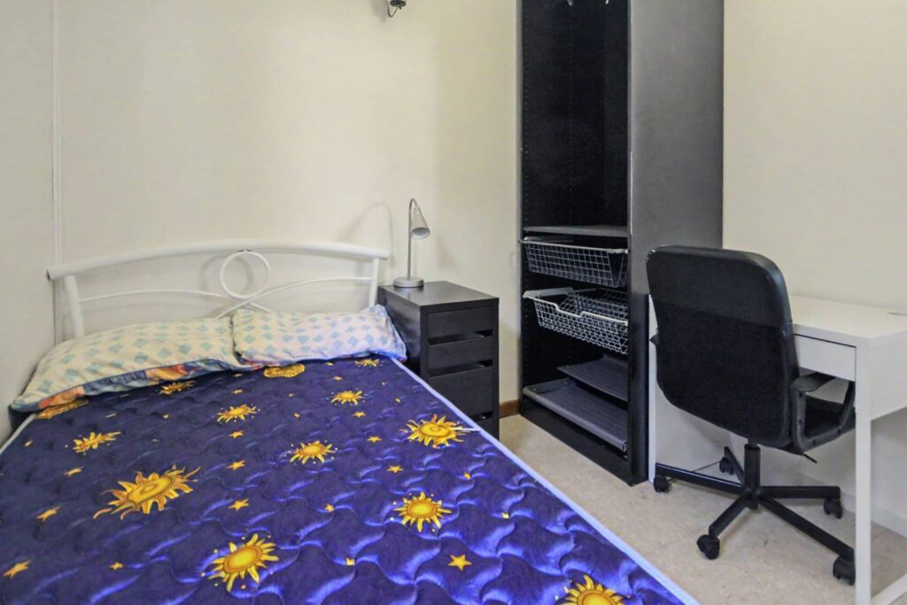 19-Henley-Street-Mile-End-Room G-032