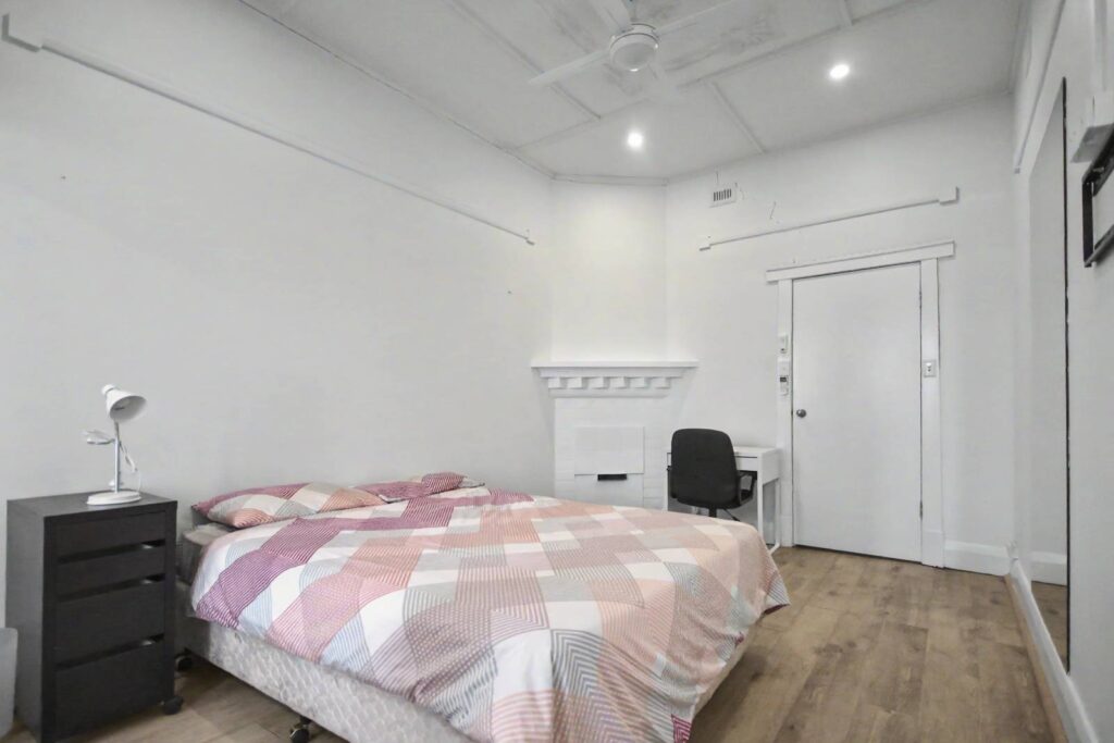 21-Adelphi-Glenelg-Room B-014