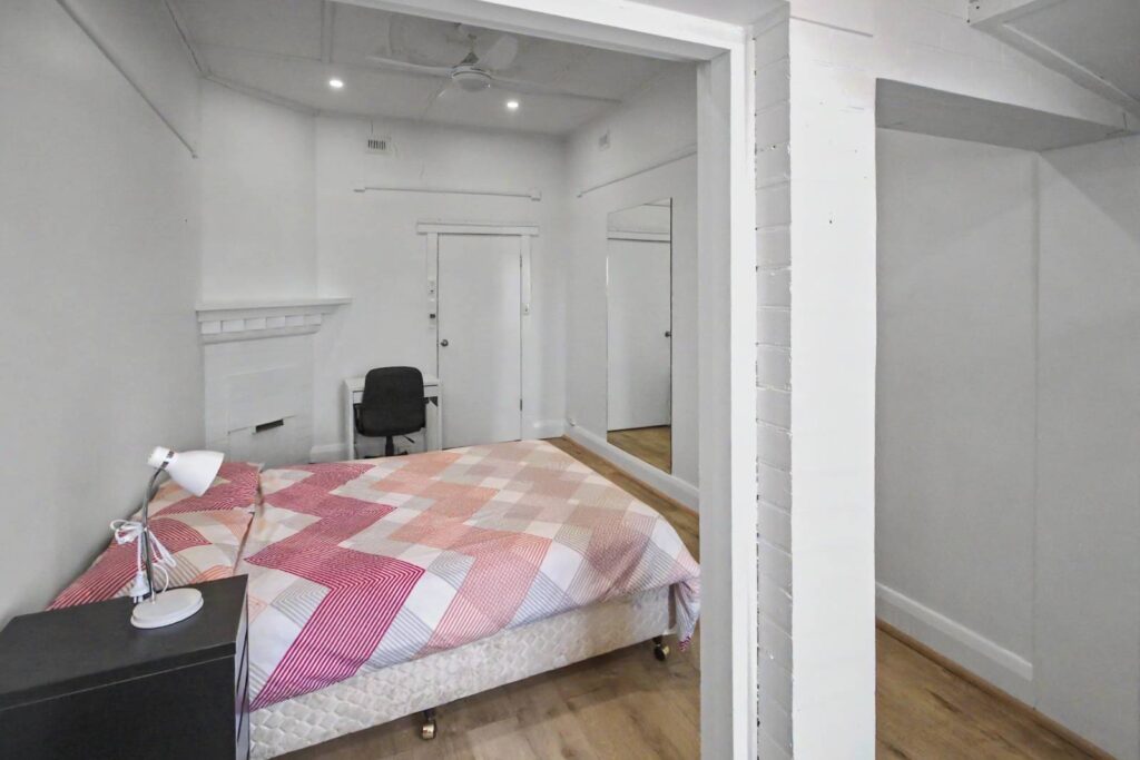 21-Adelphi-Glenelg-Room B-015