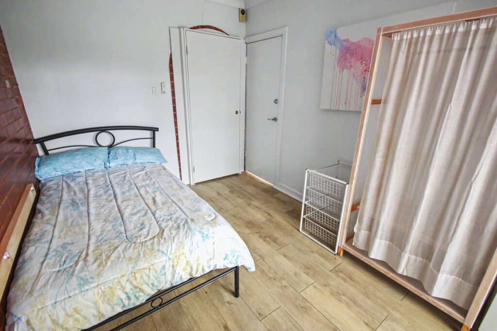 21-Adelphi-Glenelg-Room C-018