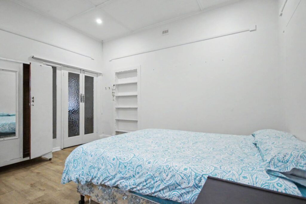 21-Adelphi-Glenelg-Room D-024