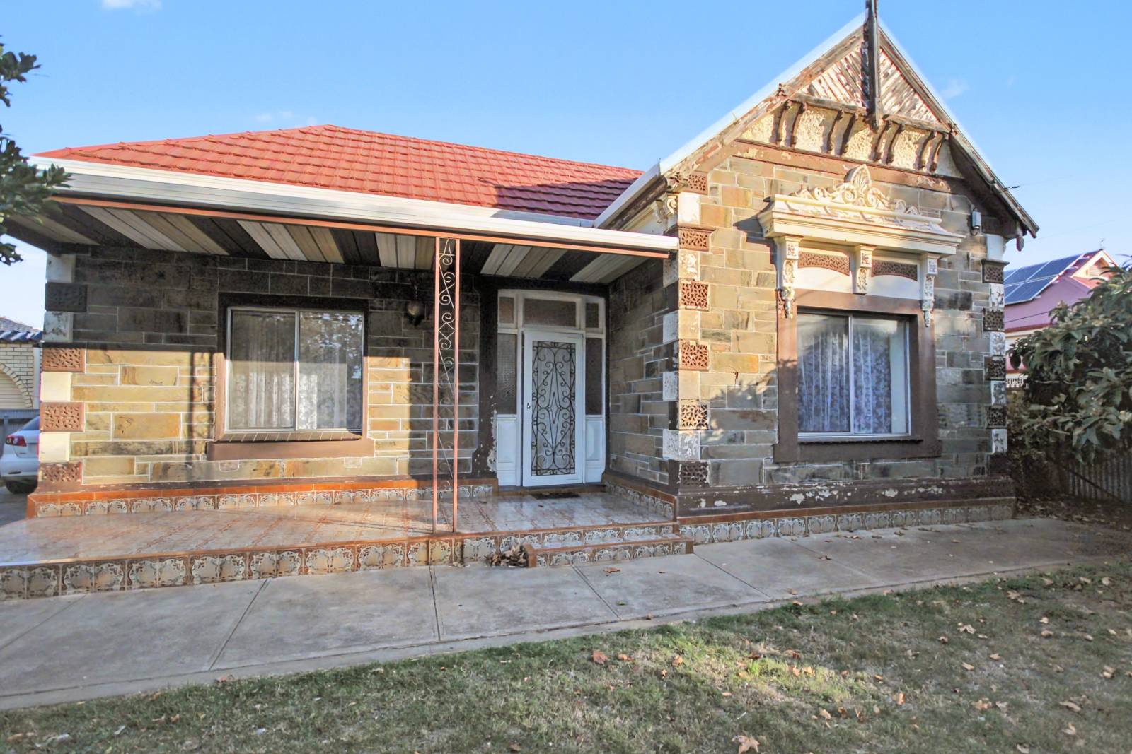 3-Corwra-Mile-End-Main House-007