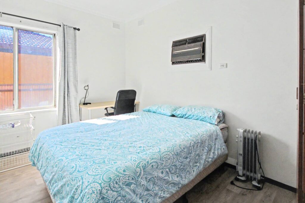 3-Corwra-Mile-End-Room D-020