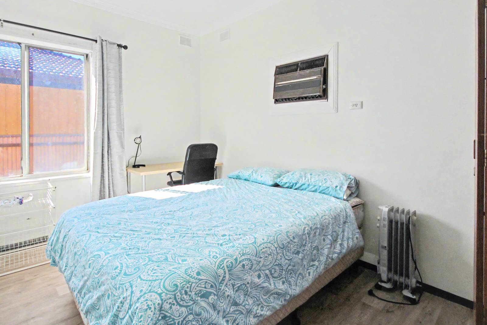 3-Corwra-Mile-End-Room D-020