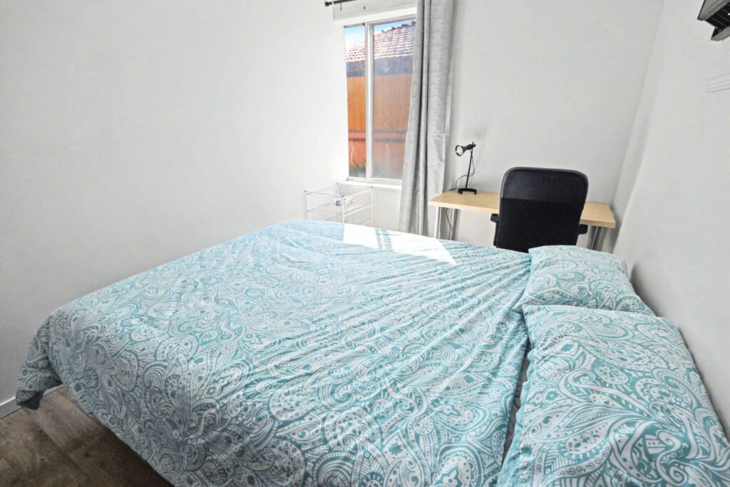 3-Corwra-Mile-End-Room D-023