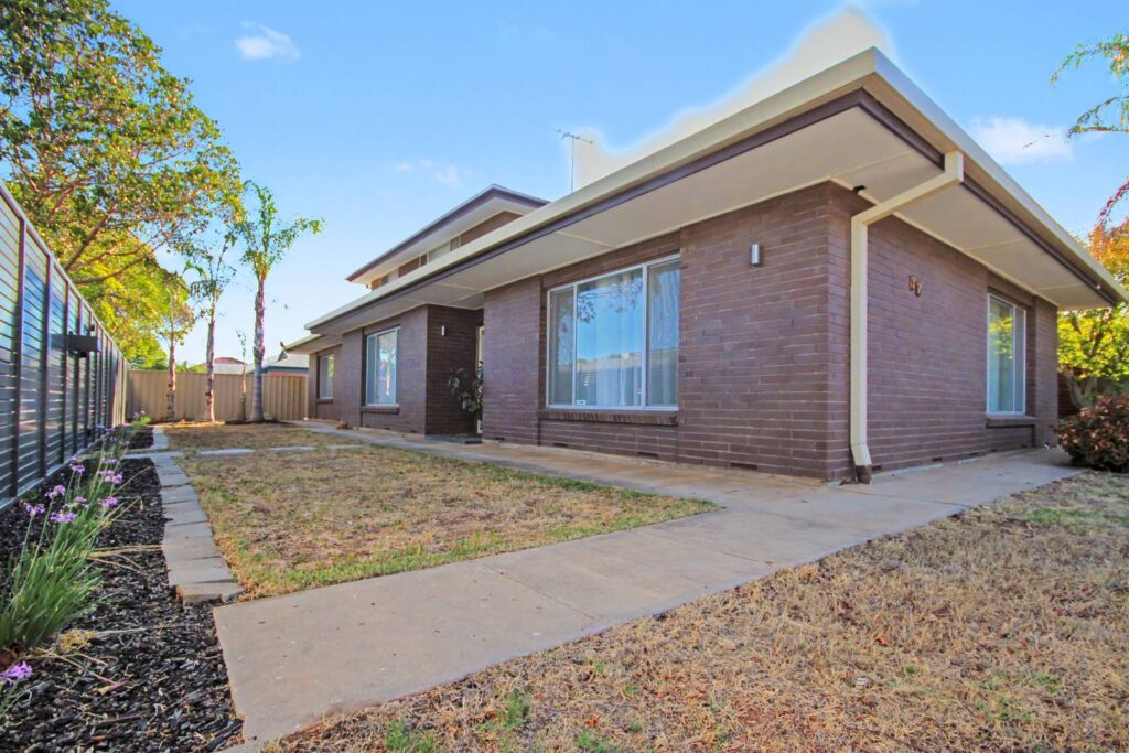 37-Milne-at-Vale-Park-Main House-001