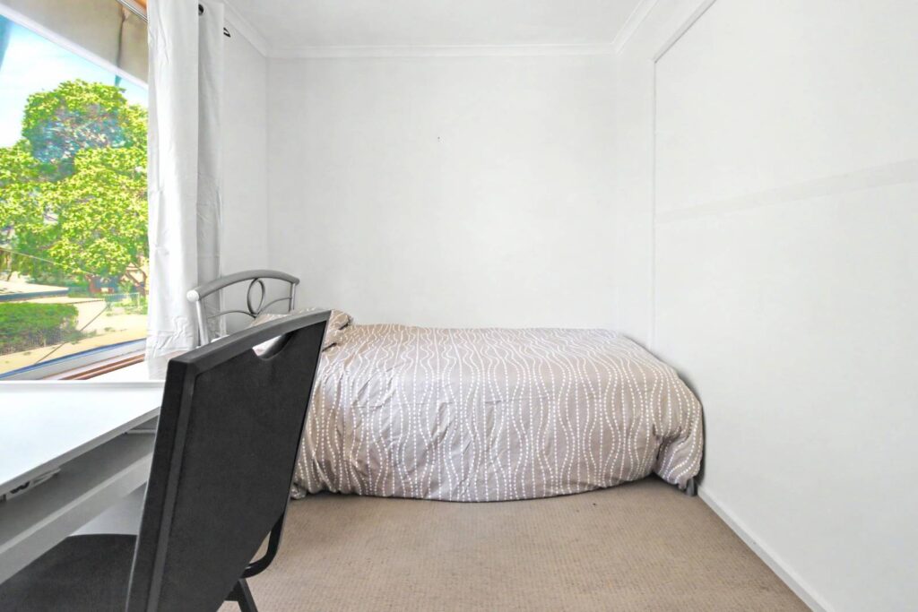 37-Milne-at-Vale-Park-Room F-032