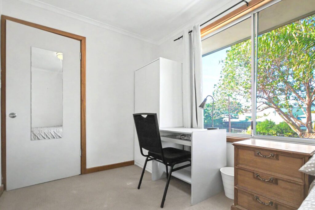 37-Milne-at-Vale-Park-Room F-033
