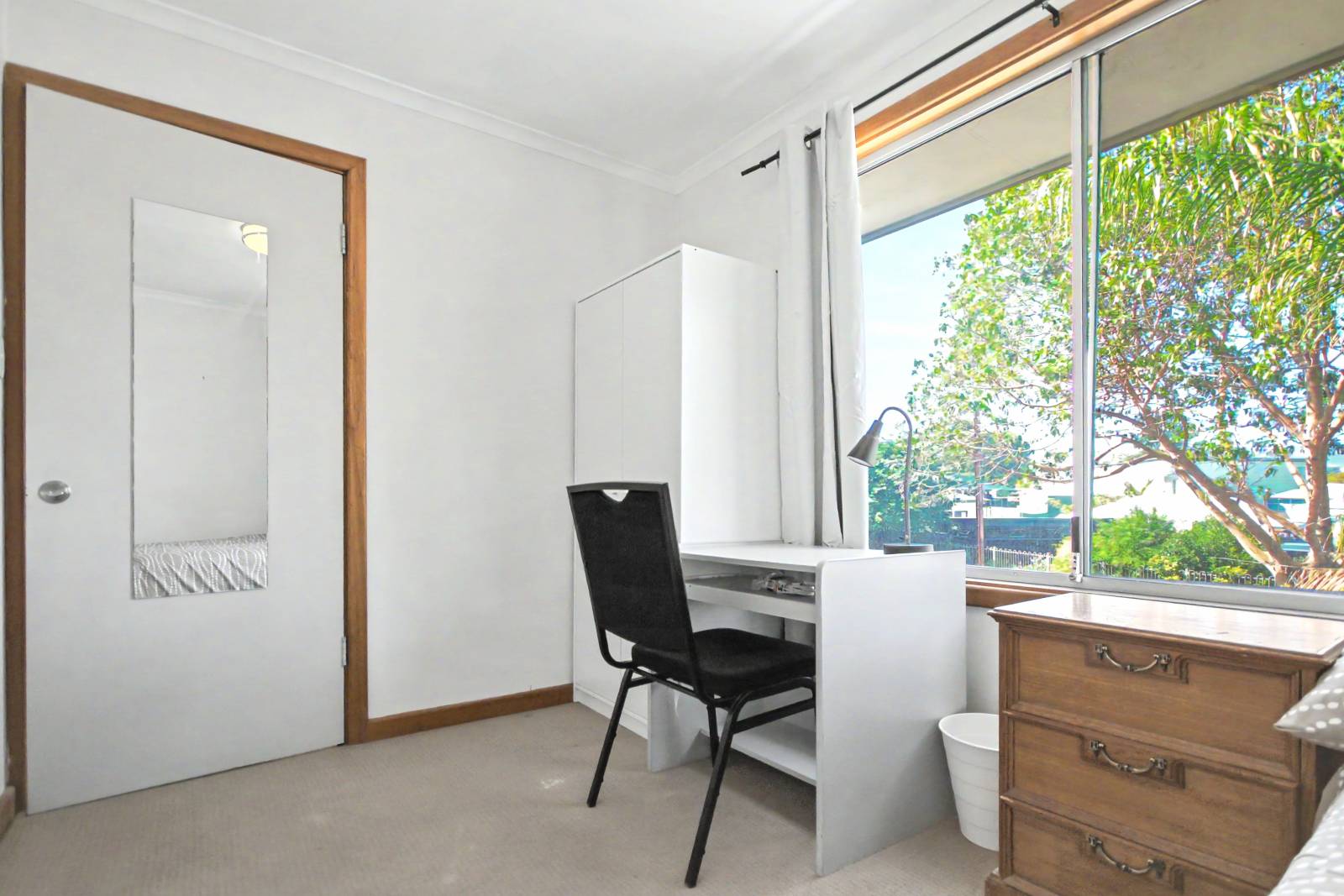 37-Milne-at-Vale-Park-Room F-033