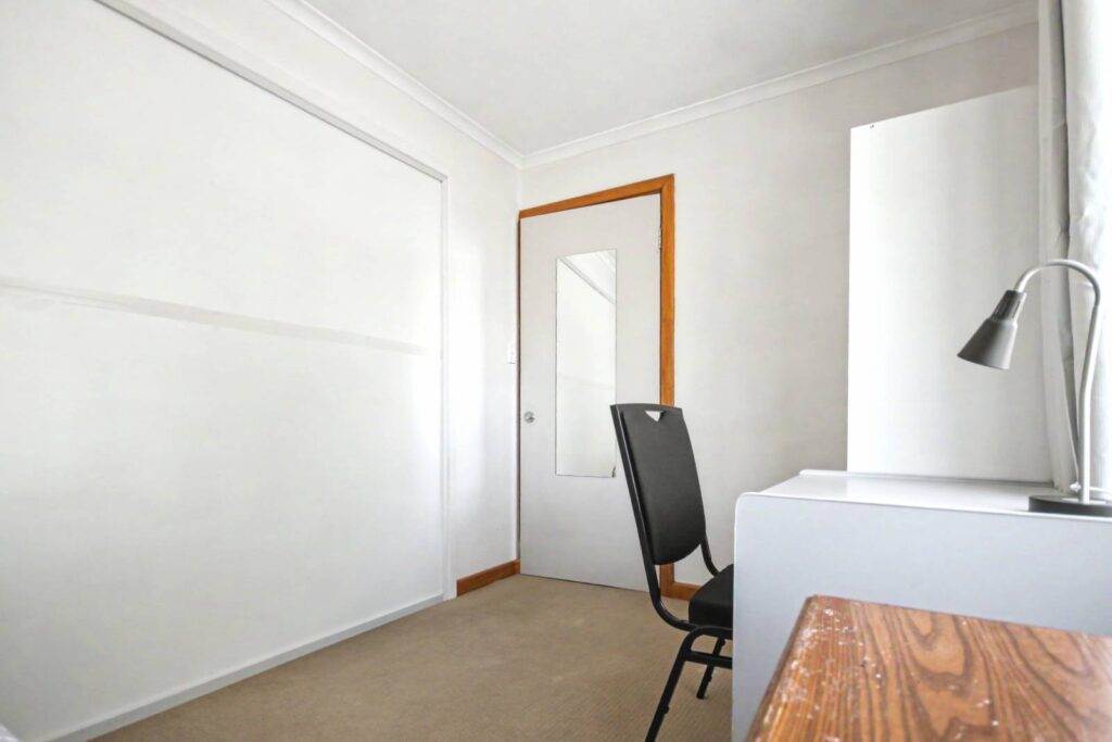 37-Milne-at-Vale-Park-Room F-034
