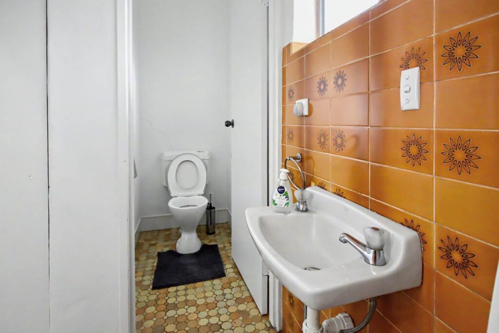 4-Fox-Avenue-Main House-007