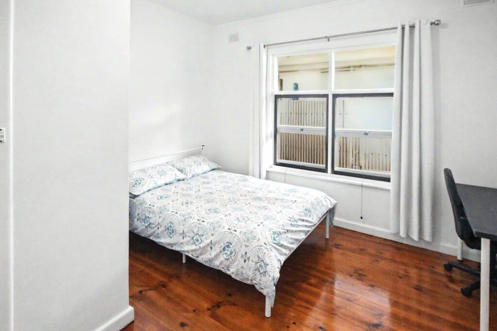 4-Fox-Avenue-Room C-017