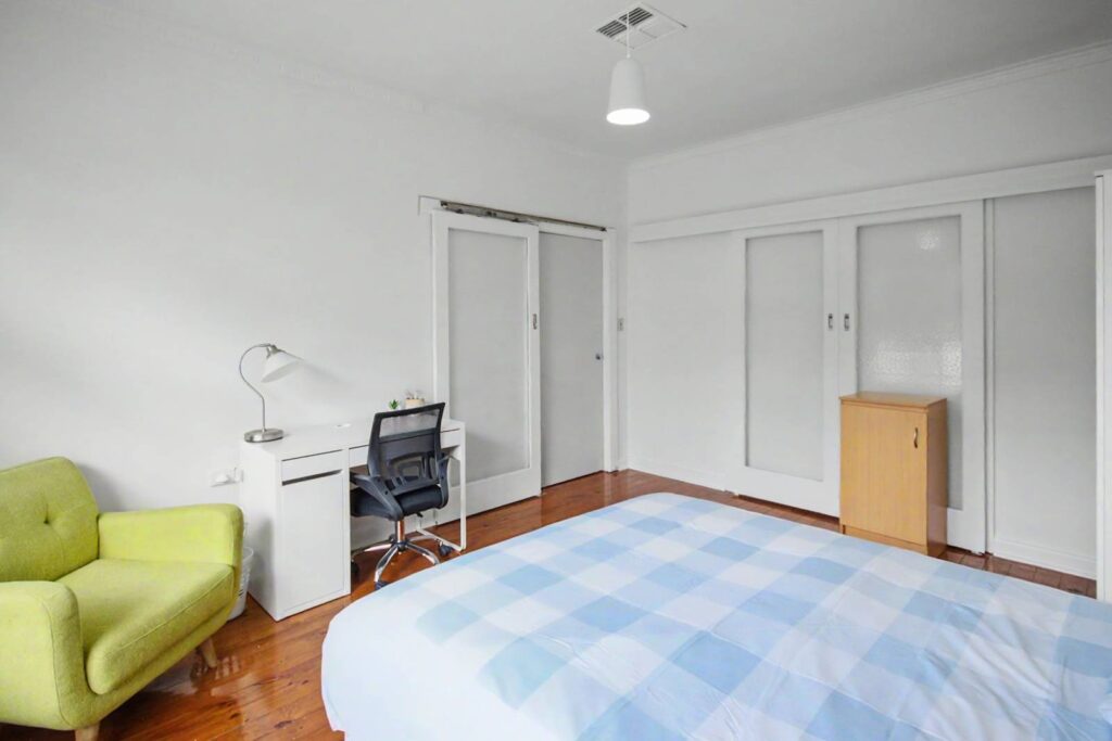 4-Fox-Avenue-Room F-030