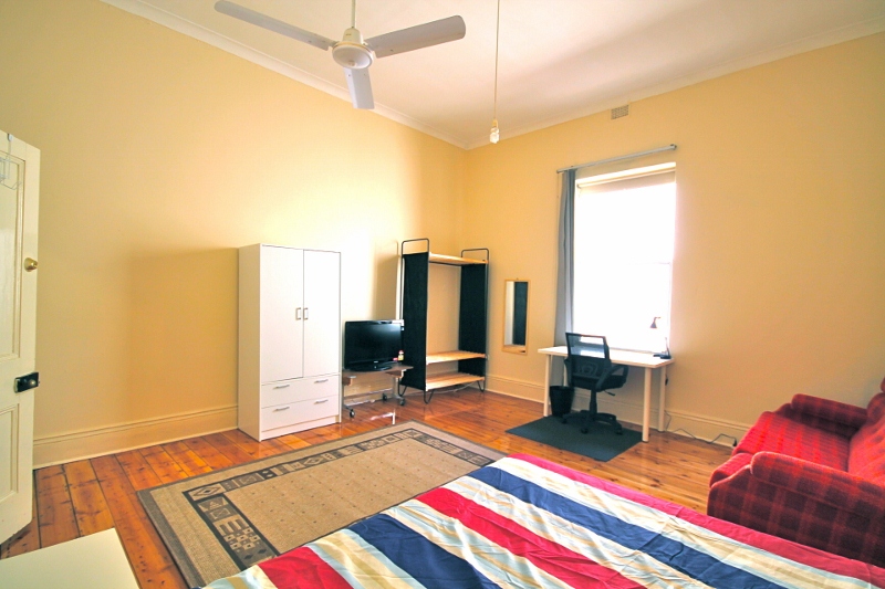 Mile End Henley Beach Road Room D (4)