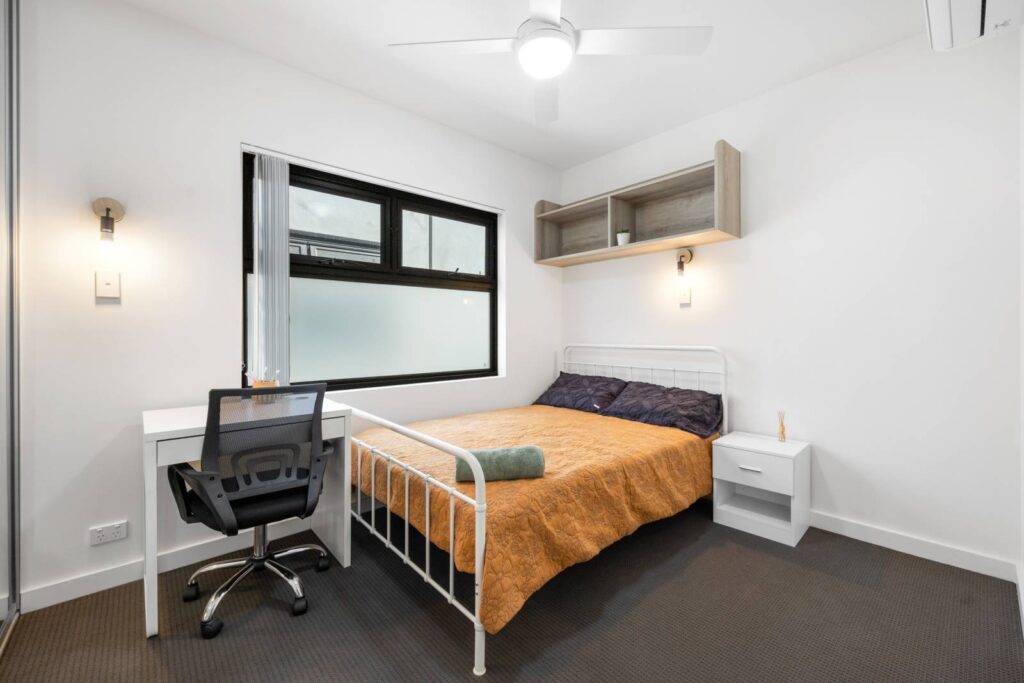 Woodmere-Room E-037