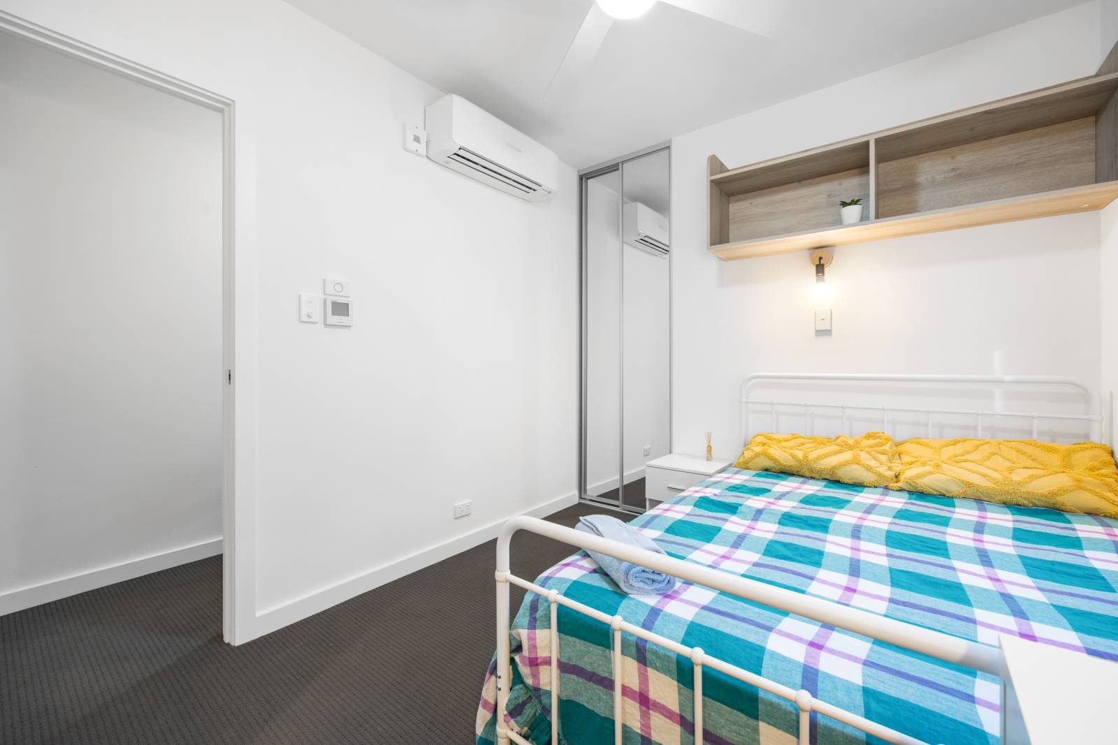 Woodmere-Room F-040