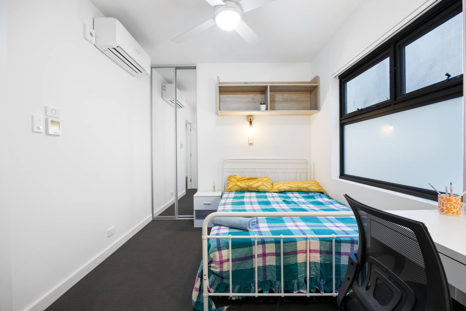 Woodmere-Room F-042
