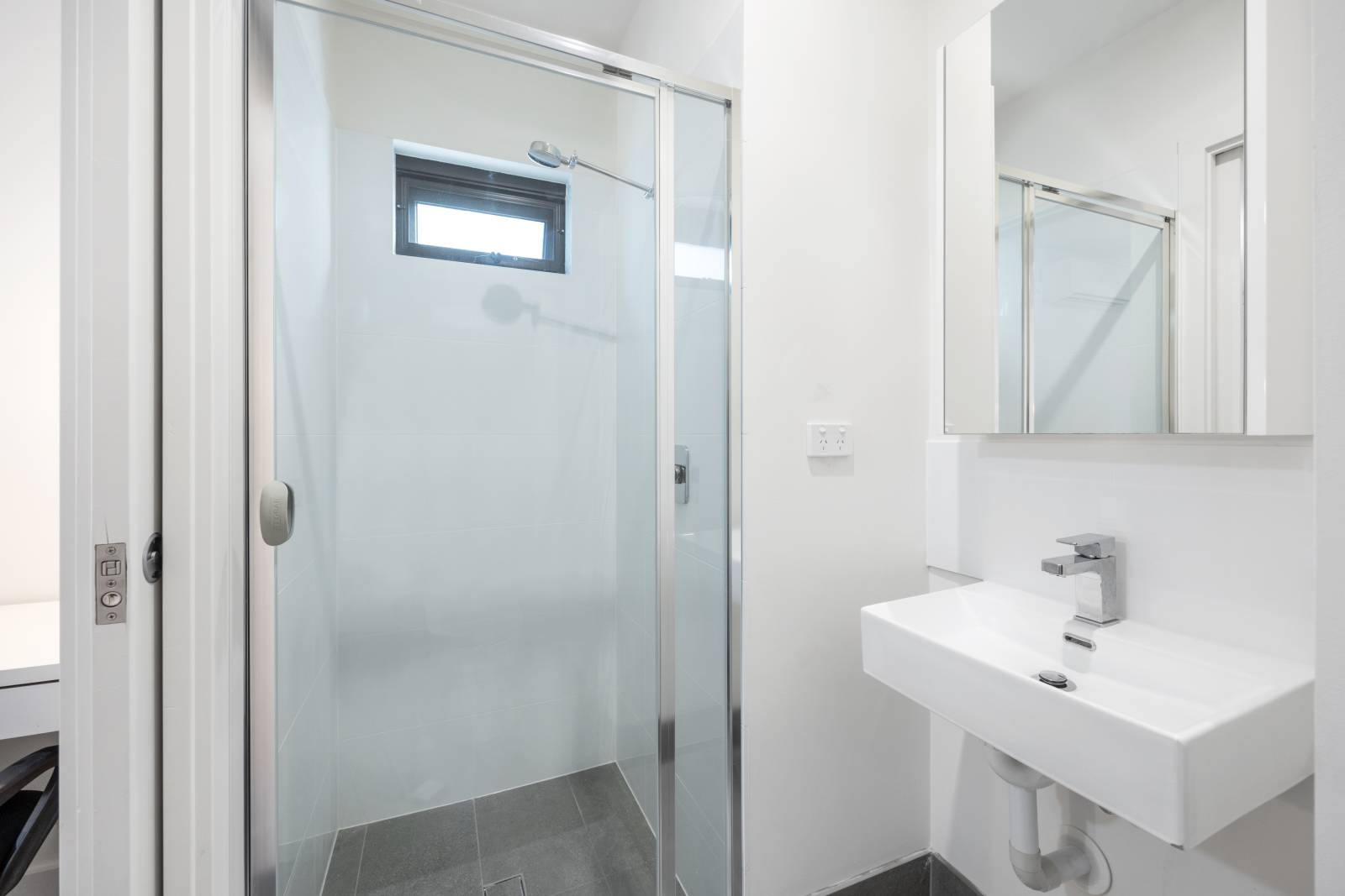 Woodmere-Room F-043