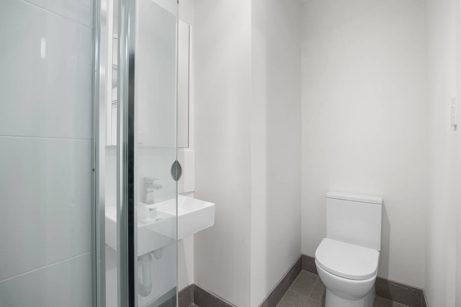 Woodmere-Room F-044